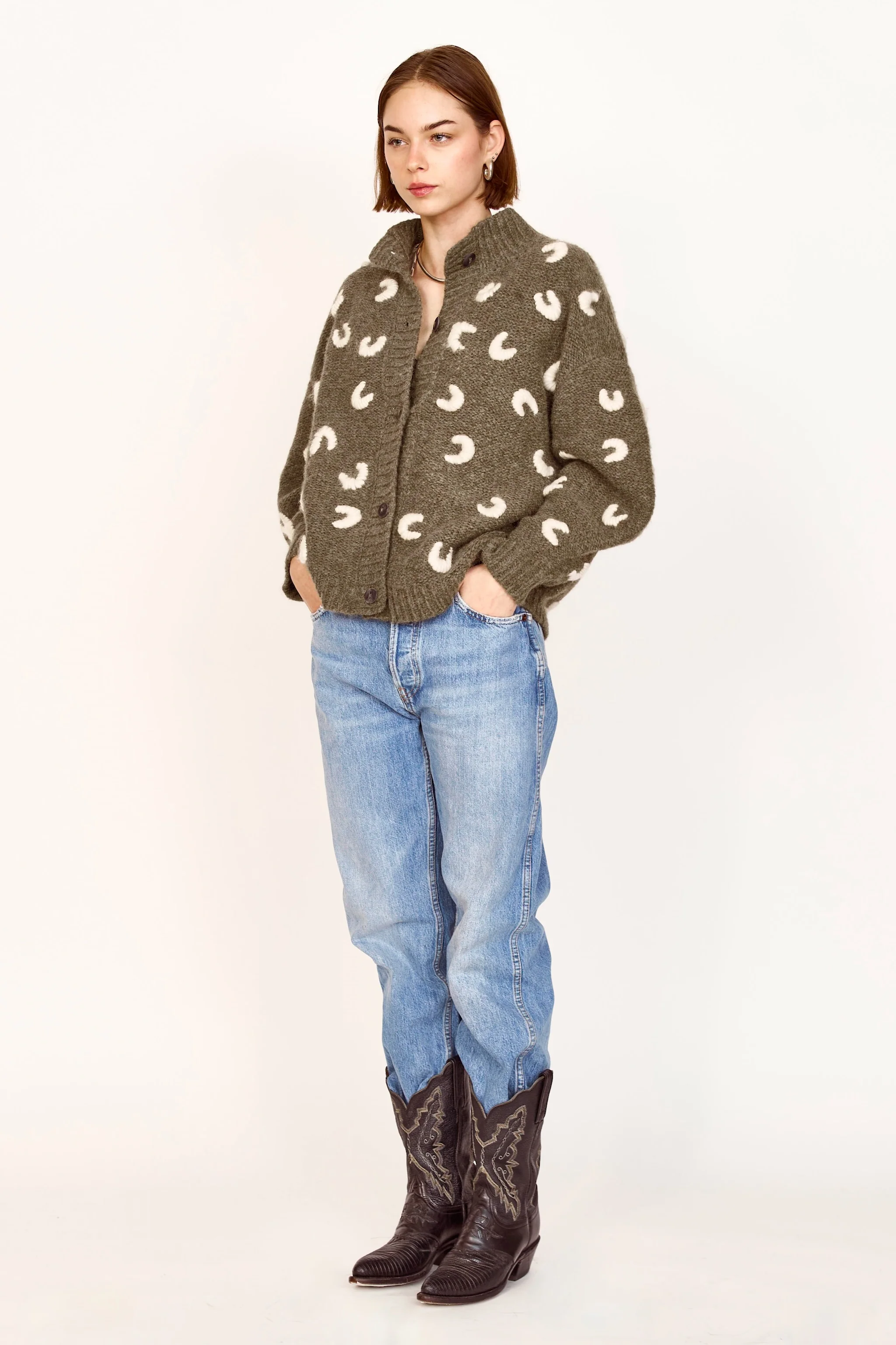 Cusco Croissant Cardigan in Olive/Ivory - Image 3