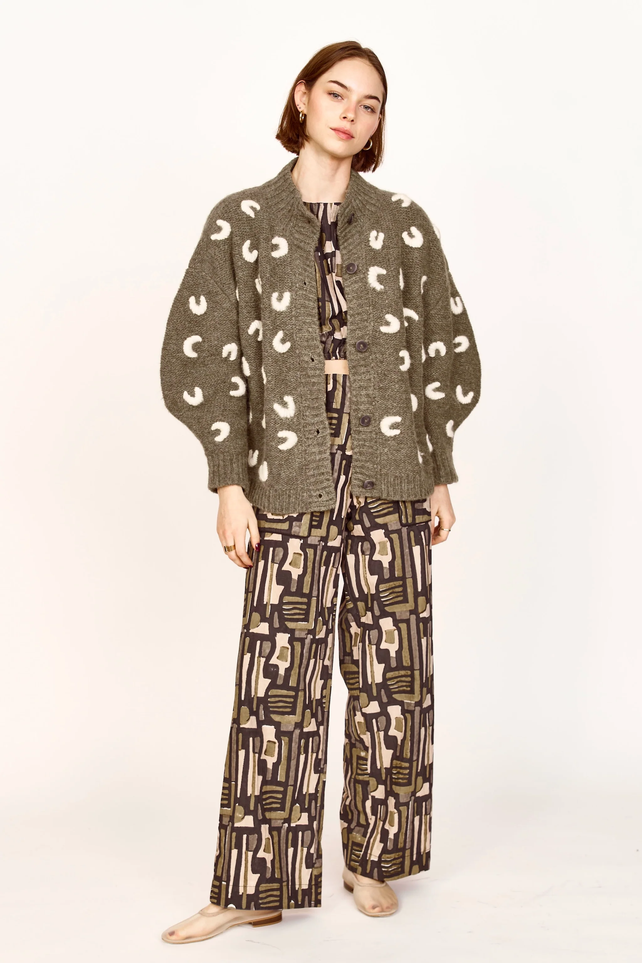 Cusco Croissant Cardigan in Olive/Ivory - Image 6